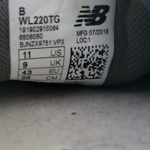 New Balance 220 Women's Gray & Pink Suede Trainers Sneakers Size 11 - Picture 5 of 9